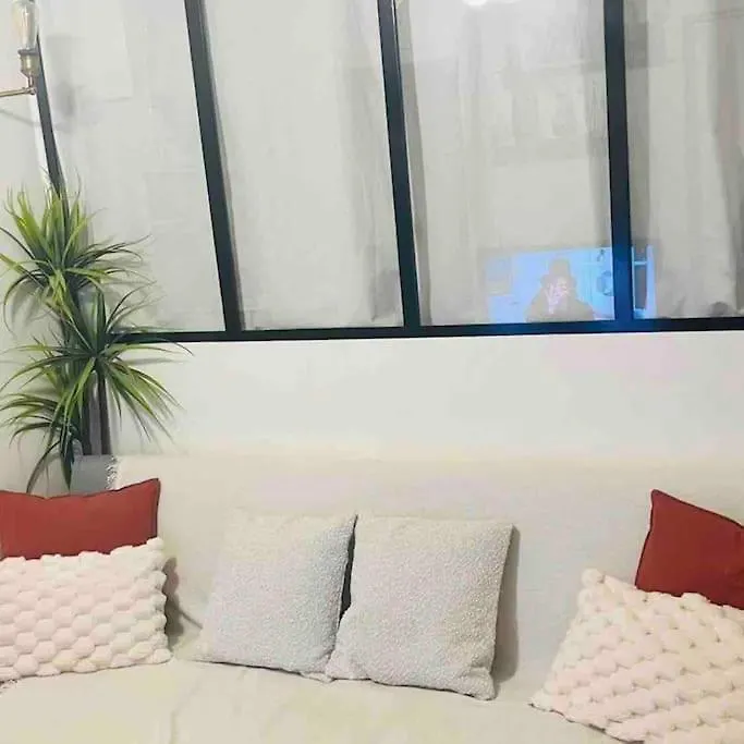 2 Pieces Cozy In The Heart Of Paris Apartment France